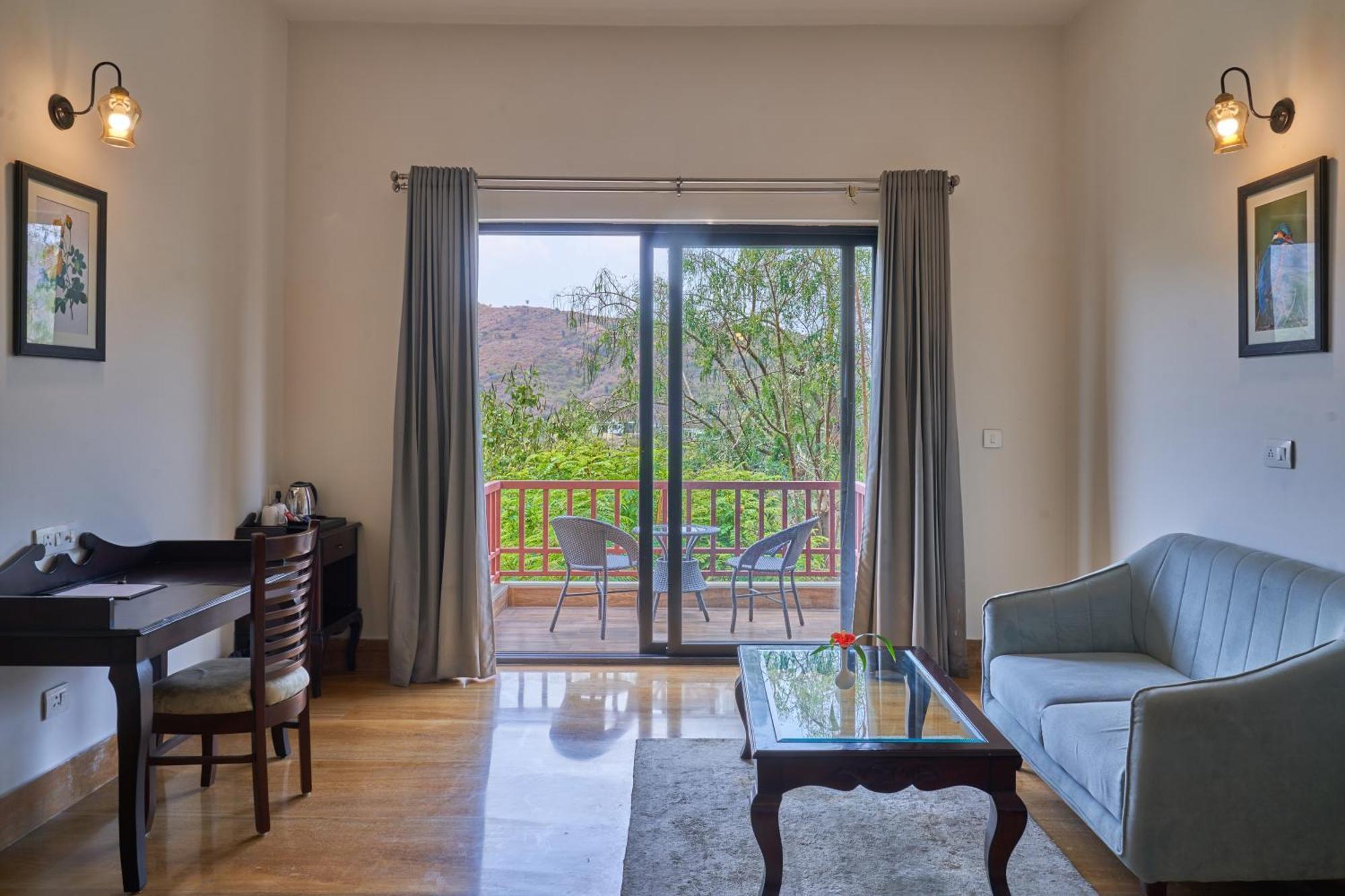 The Hunting Lodge Resort Udaipur - Villas & Pool Dabok Экстерьер фото