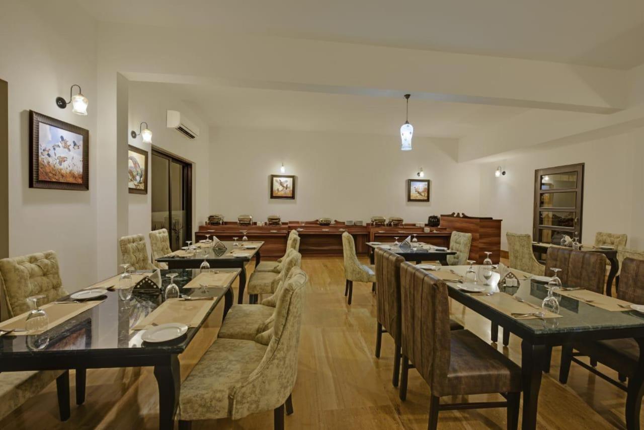 The Hunting Lodge Resort Udaipur - Villas & Pool Dabok Экстерьер фото